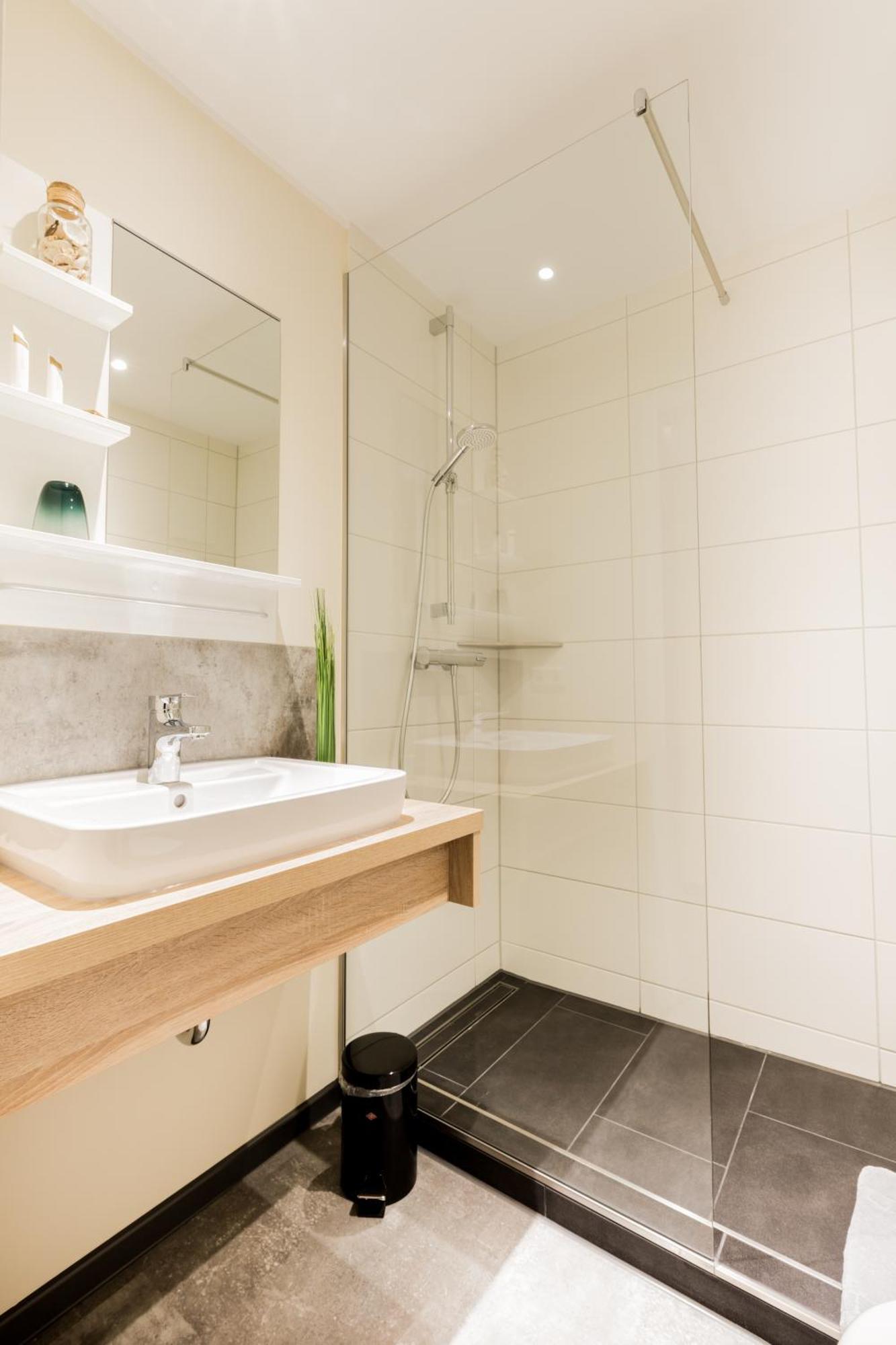 Hotel Dh -Deutsches Haus- Emden Zewnętrze zdjęcie