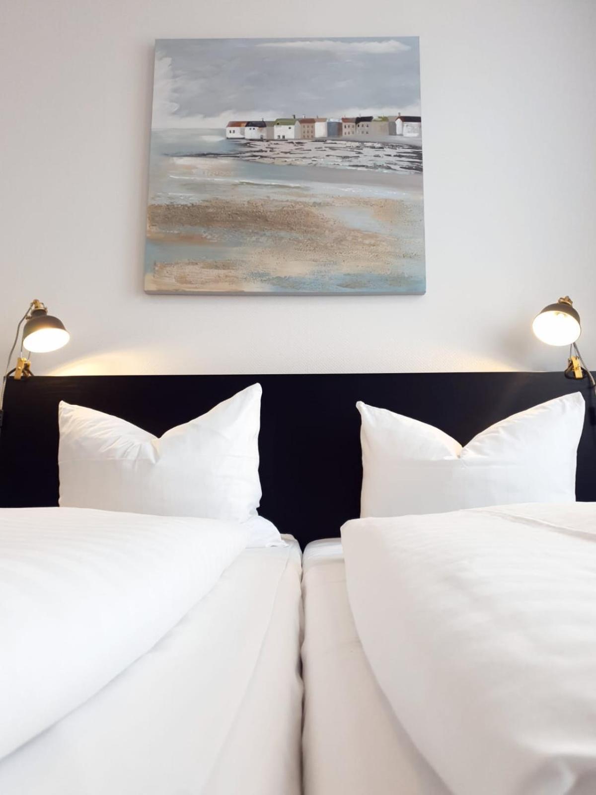Hotel Dh -Deutsches Haus- Emden Zewnętrze zdjęcie
